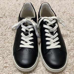 Tory Burch tennis shoes